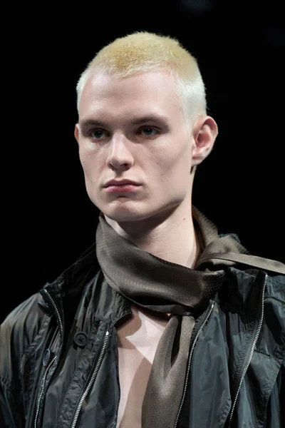 Look 37